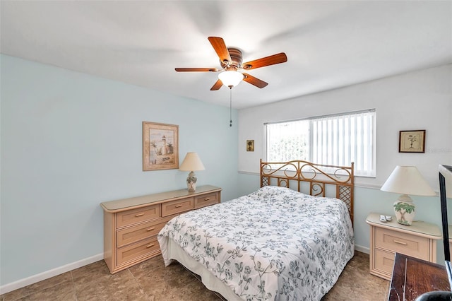 bedroom with ceiling fan