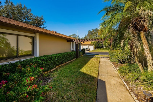 view of yard featuring a pergola