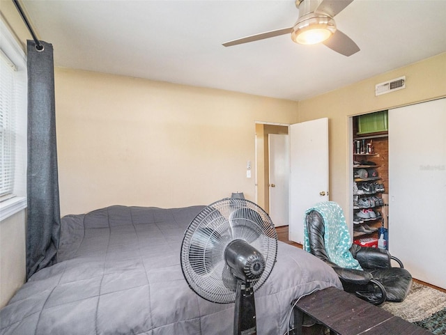 bedroom featuring a closet and ceiling fan