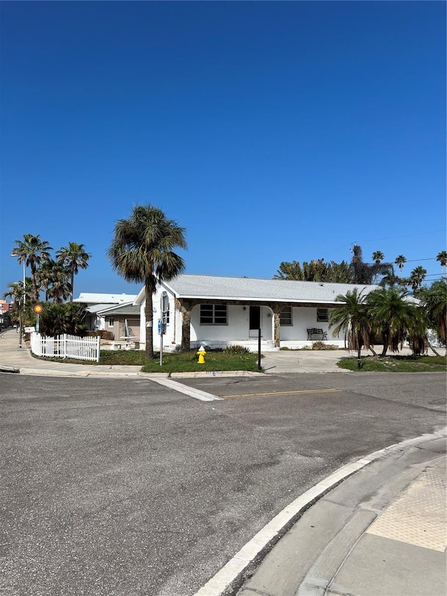 view of front of property