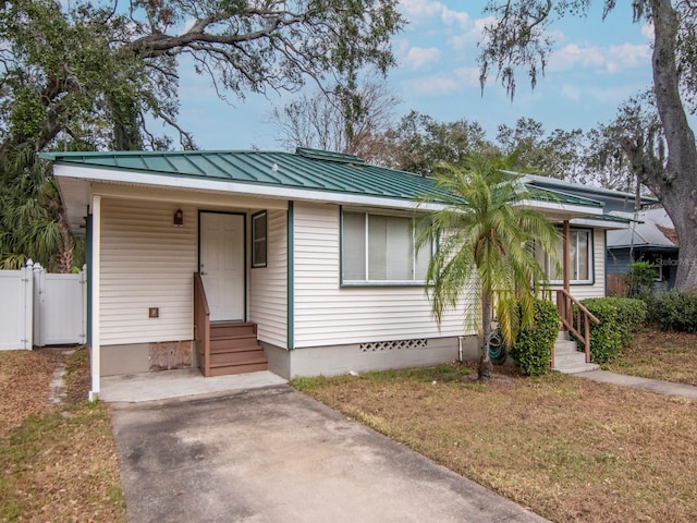 view of front of property