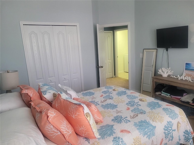 bedroom featuring a closet