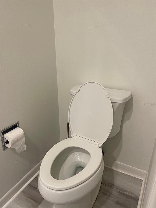 bathroom featuring toilet