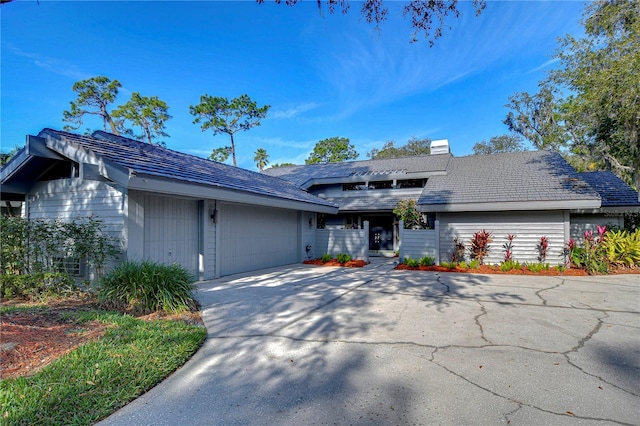 view of front facade with a garage