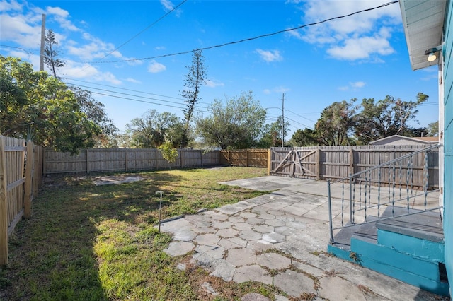 view of yard with a patio area