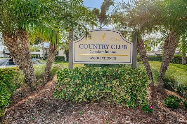 view of community / neighborhood sign