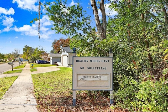 view of community / neighborhood sign