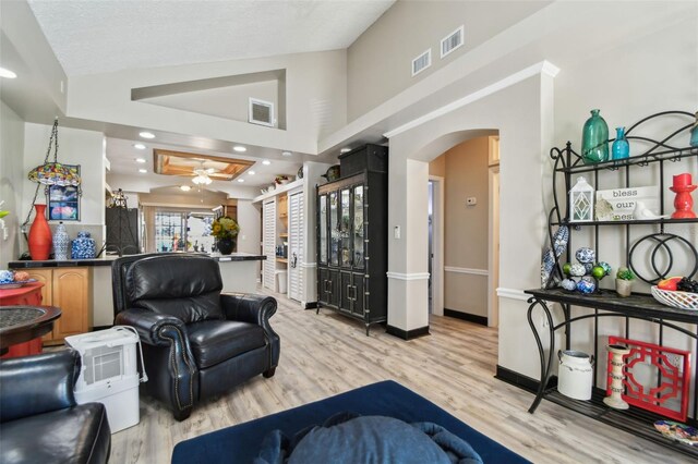 605 E Spruce St, Tarpon Springs, FL 34689 - photo 8