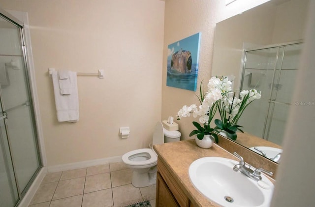 606 Gran Bahama Blvd Unit 29-606, Davenport, FL 33897 - bathroom with a shower with shower door, vanity, and tile patterned floors