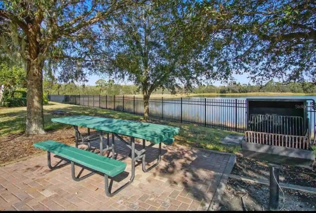 606 Gran Bahama Blvd Unit 29-606, Davenport, FL 33897 - surrounding community featuring a water view and a patio area