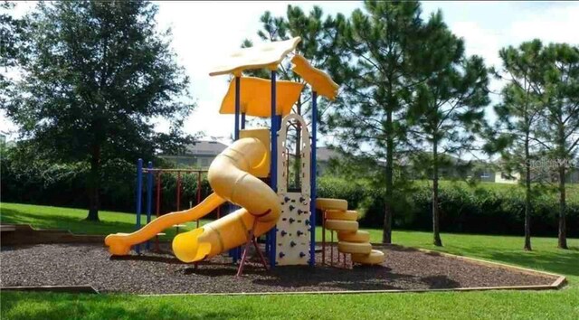 606 Gran Bahama Blvd Unit 29-606, Davenport, FL 33897 - community play area featuring a yard