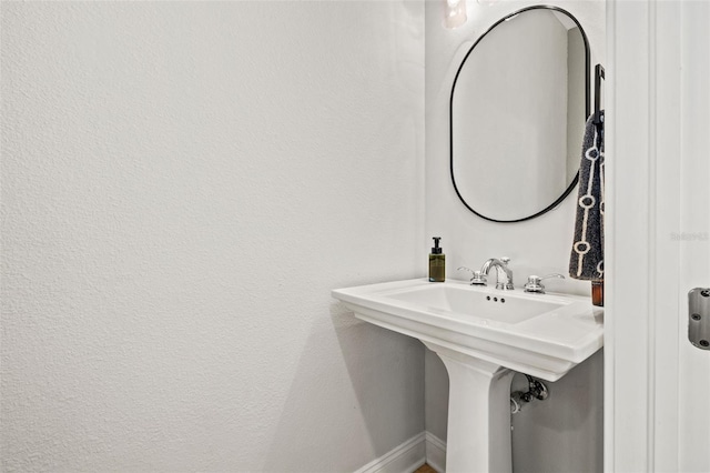 bathroom featuring sink