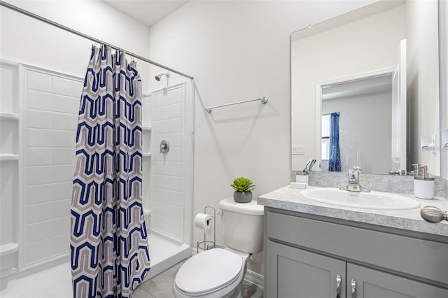 bathroom with a shower with curtain, vanity, and toilet