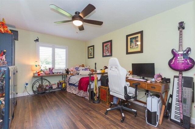 10328 Henderson St, Spring Hill, FL 34608 - bedroom featuring ceiling fan and dark wood-type flooring