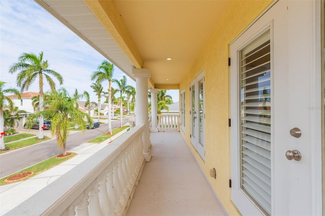 balcony featuring covered porch