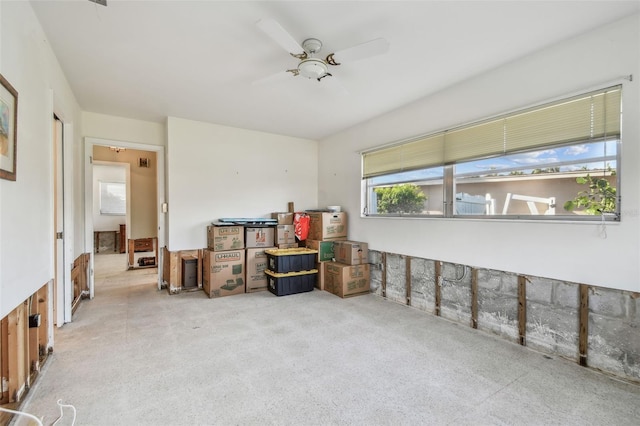 unfurnished room with ceiling fan