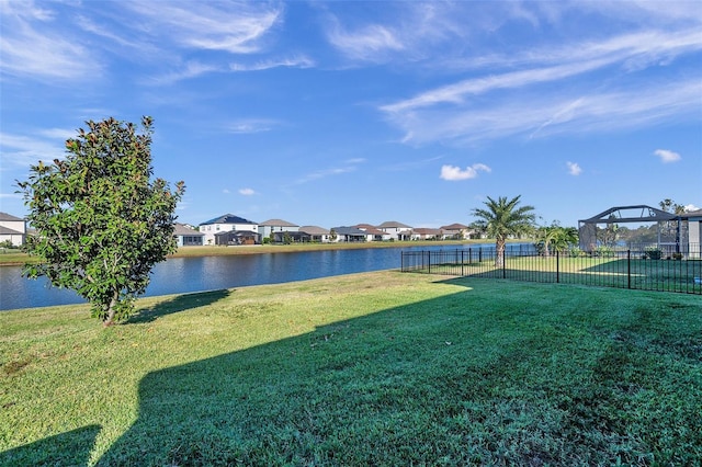 view of yard featuring a water view