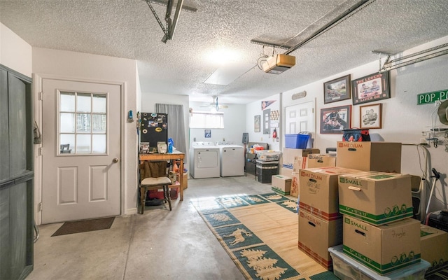 garage featuring washer and clothes dryer, a garage door opener, and ceiling fan