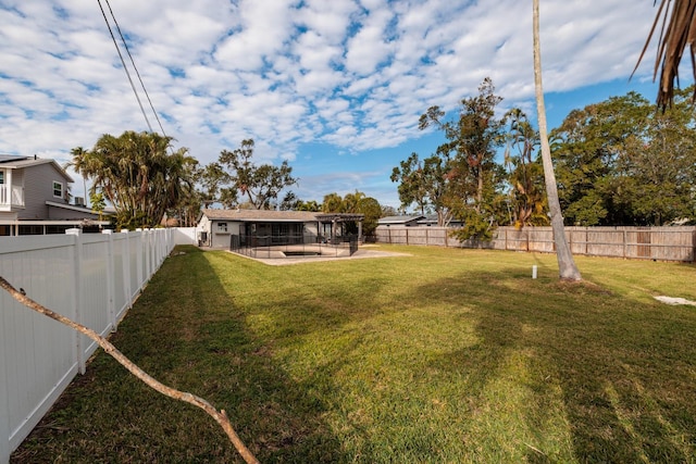 view of yard featuring a patio