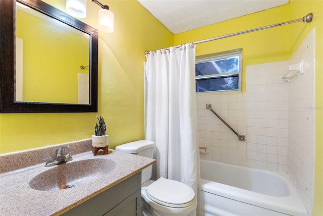 full bathroom featuring vanity, toilet, and shower / bath combo