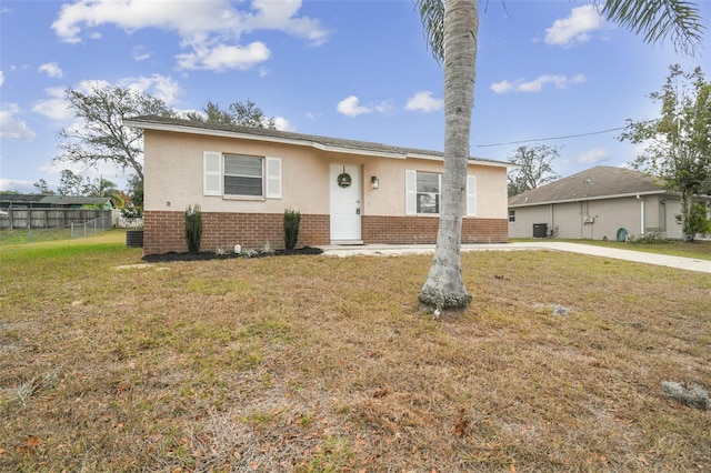 view of front of property with a front lawn