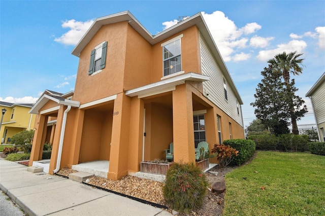 view of front of house featuring a front yard