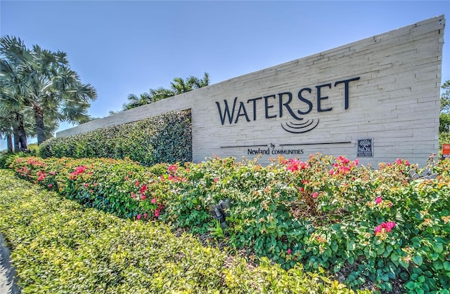 view of community / neighborhood sign