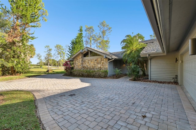 5474 Kemkerry Rd, Wesley Chapel, FL 33543 - view of patio / terrace