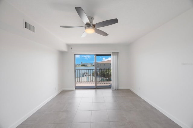 empty room with ceiling fan