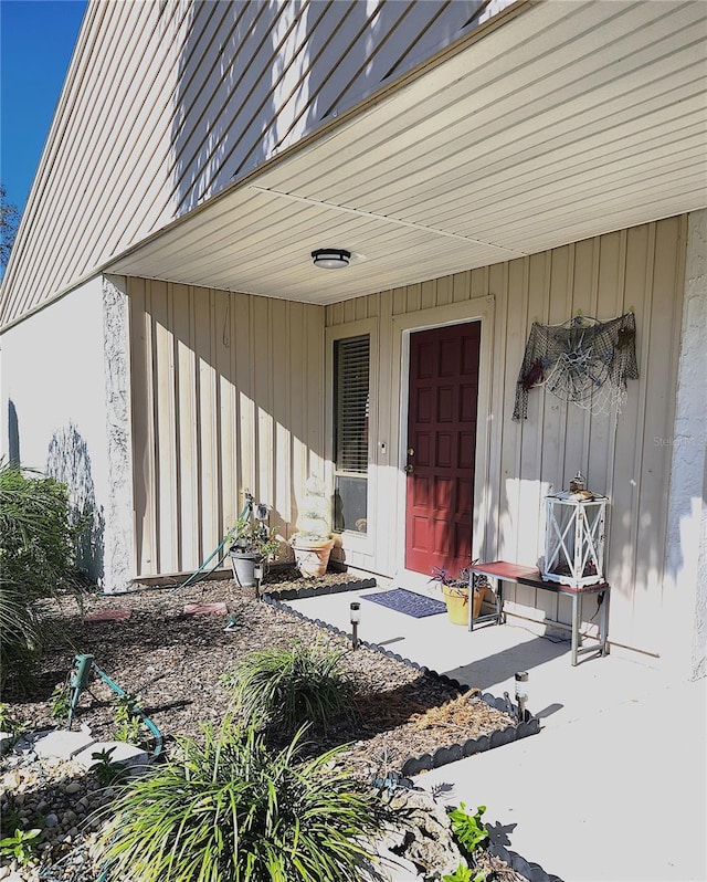 view of property entrance