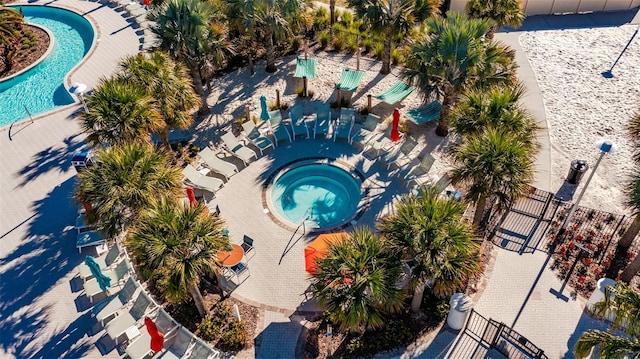1166 Aloha Blvd, Davenport, FL 33897 - aerial view of a pool area