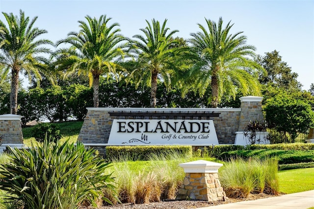 view of community / neighborhood sign