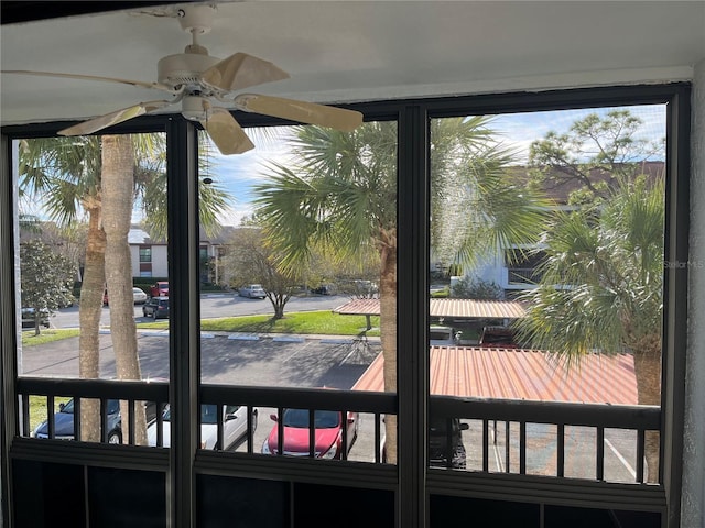 room details featuring ceiling fan