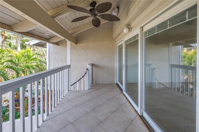 balcony featuring ceiling fan