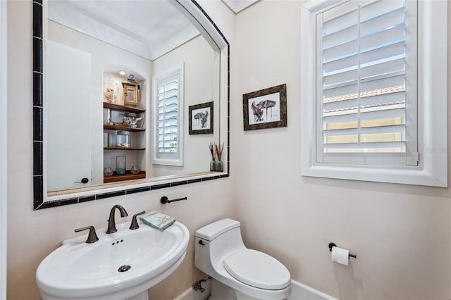 6015 Kipps Colony Dr E, Gulfport, FL 33707 - half bath with a sink and toilet
