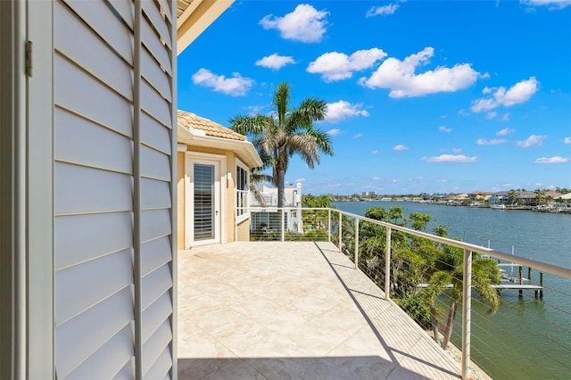 6015 Kipps Colony Dr E, Gulfport, FL 33707 - balcony featuring a water view
