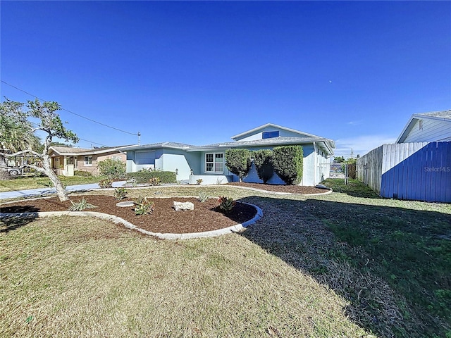 view of front of property with a front yard