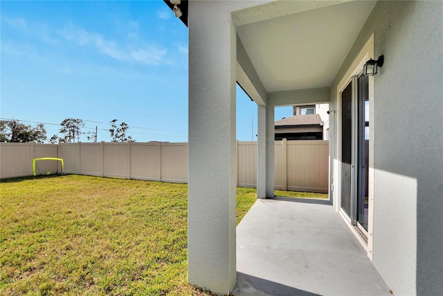 view of yard with a patio area