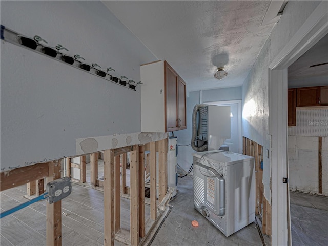 utility room with washer / dryer