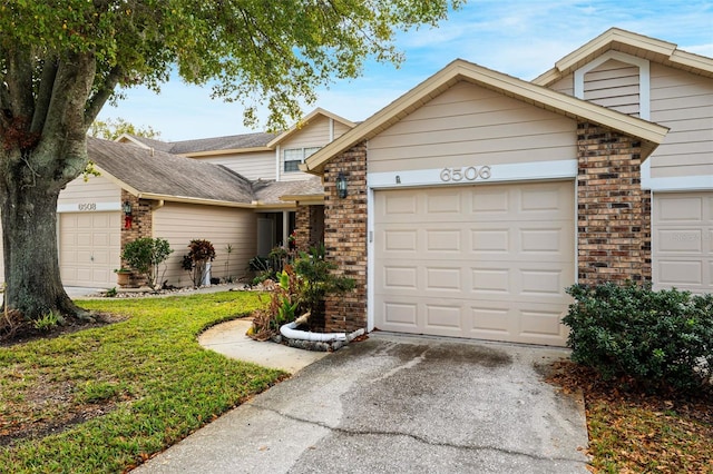 view of front facade featuring a garage