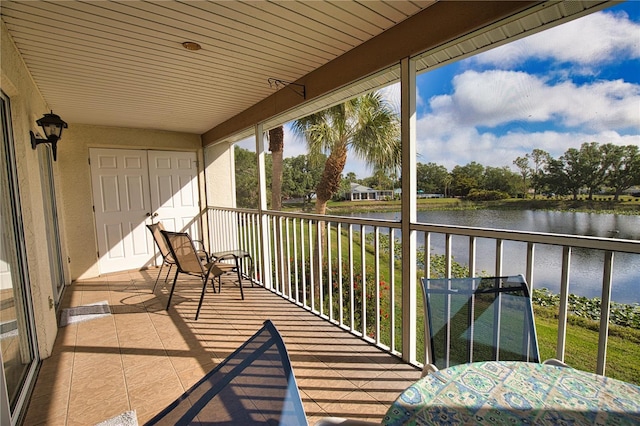 201 Silver Lake Dr Unit 204, Venice, FL 34292 - balcony featuring a water view