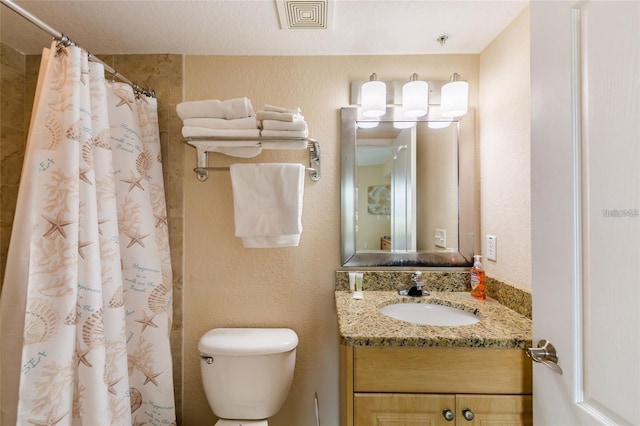 11605 Gulf Blvd Unit 307, Saint Petersburg, FL 33706 - full bath featuring vanity and a shower with curtain