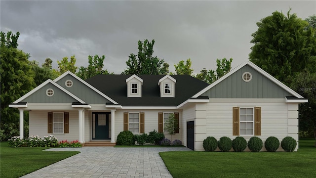 view of front of house with a front yard