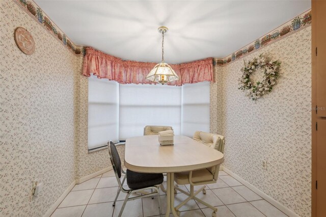 dining room featuring light tile patterned floors