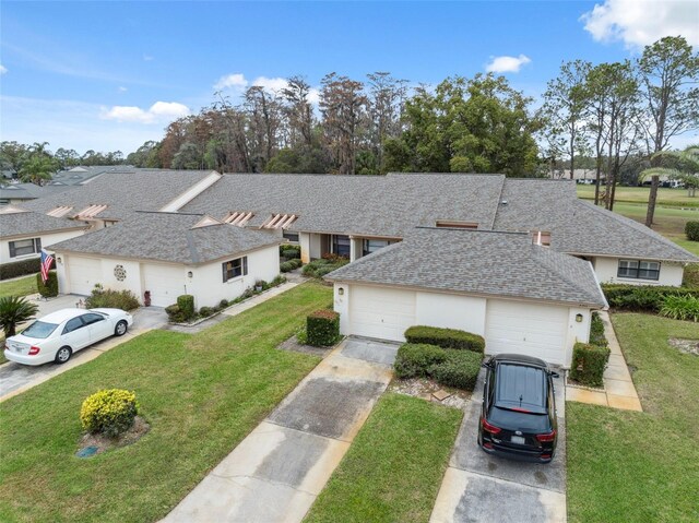 view of front of property with a front lawn