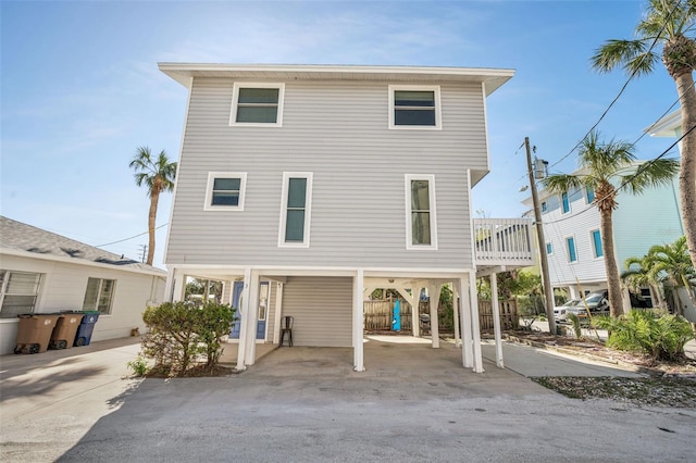 view of front facade featuring a carport