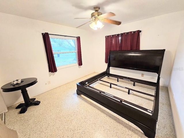 bedroom with ceiling fan