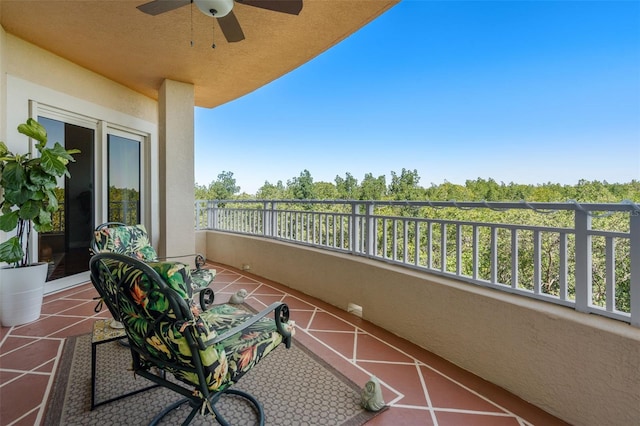 balcony featuring ceiling fan