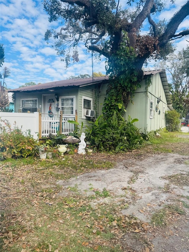 view of front of property