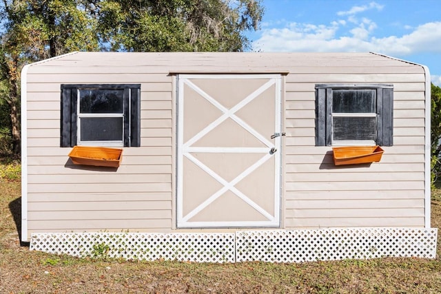 view of outbuilding